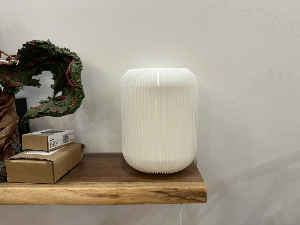 Candeeiro Decorativo LED Moderno – Impressão 3D | 15 × 15 × 22 cm