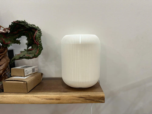 Candeeiro Decorativo LED Moderno – Impressão 3D | 15 × 15 × 22 cm